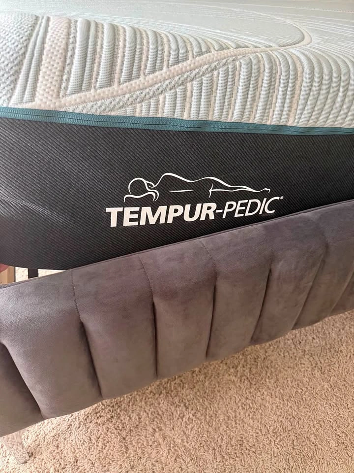 TEMPUR-PEDIC ProAdapt Blue Mattress Queen
