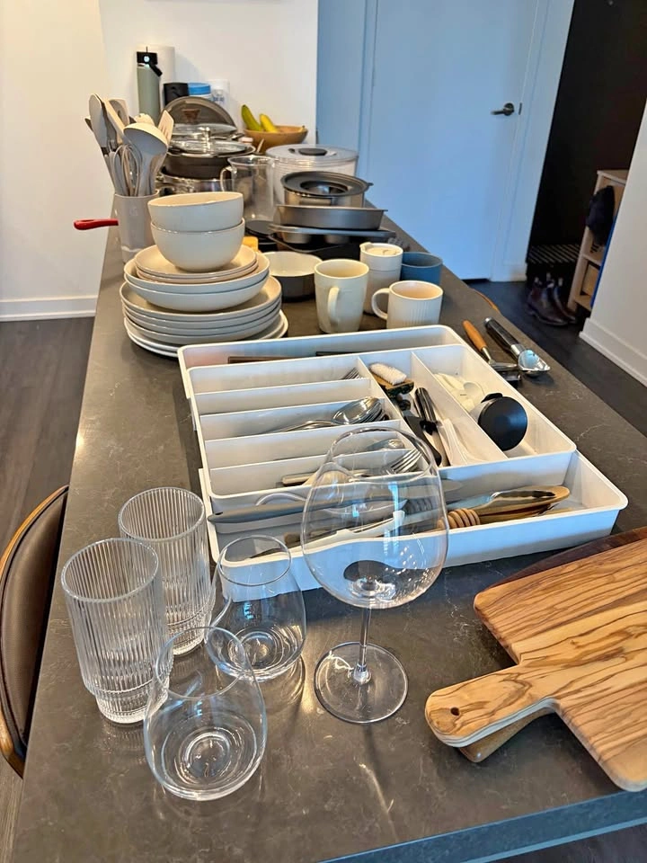 Kitchen Items – Moving Sale, Everything Must Go by July 17