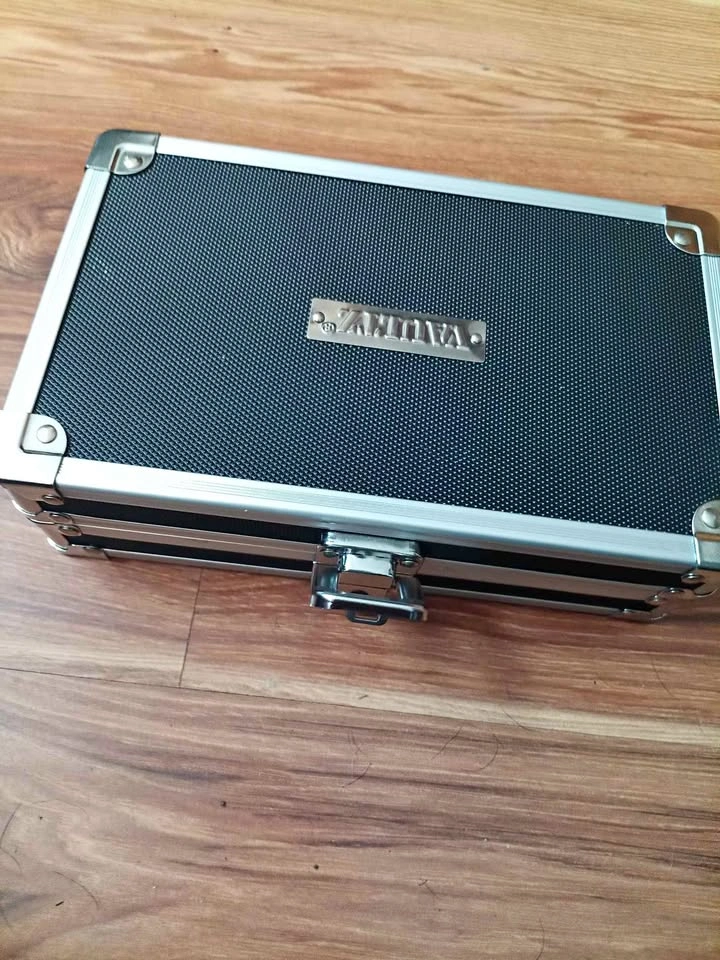 Vaultz Locking Security Box with Key