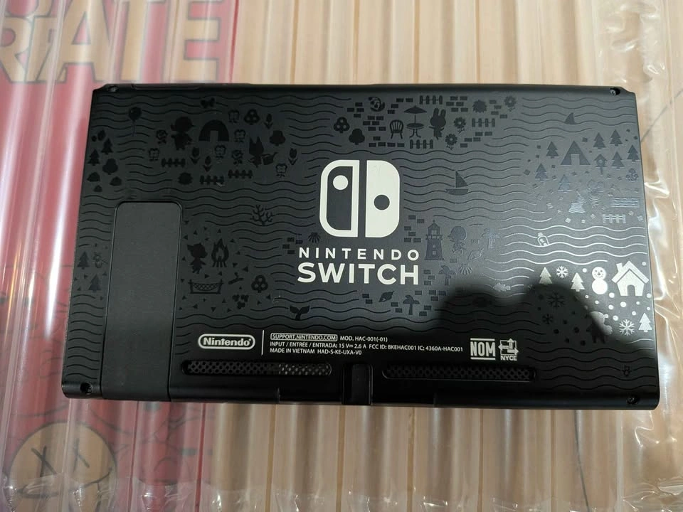 V2 Nintendo Switch Animal Crossing bundle - photo 2