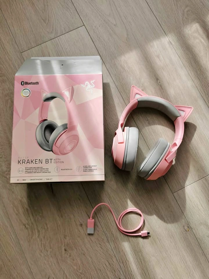 Razer Kraken Kitty V2 BT wireless headset (RGB, pink)