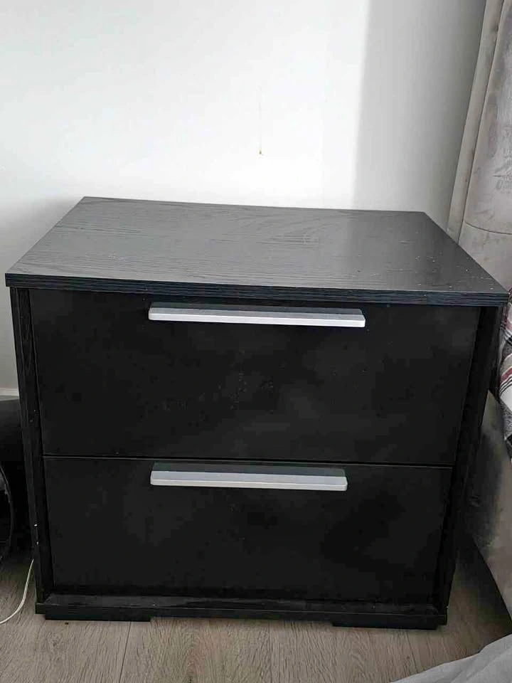Structube bed table
