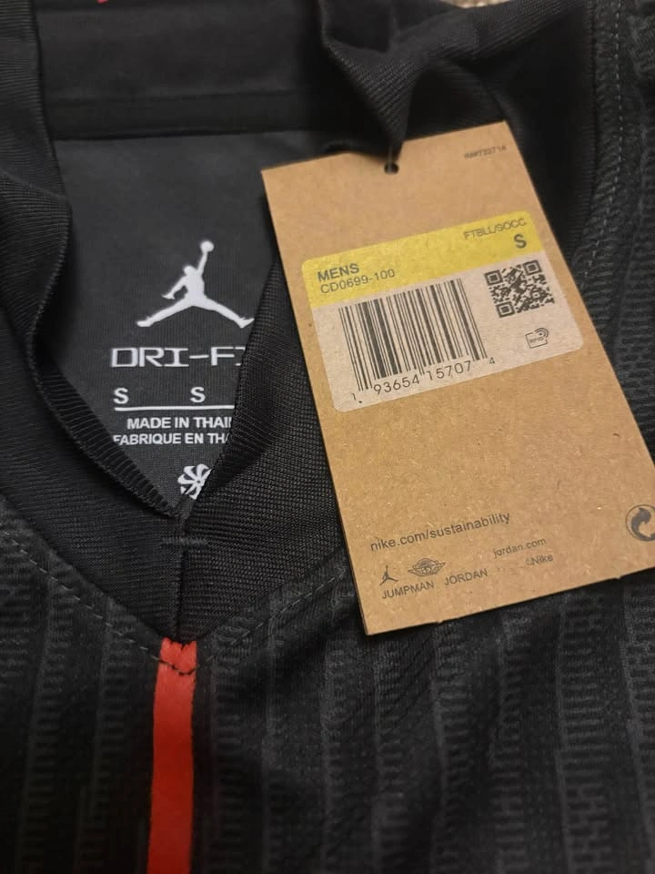 BRAND NEW PSG x Jordan Special Edition Jersey - photo 3