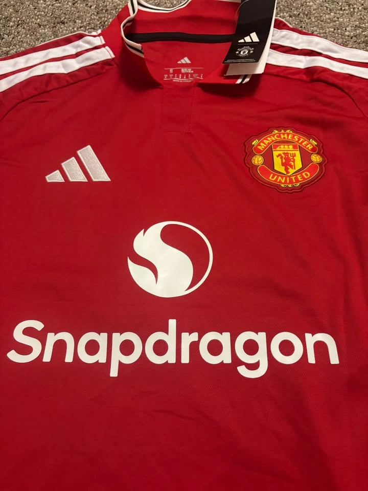 Manchester United 2026-2027 Jersey - photo 4