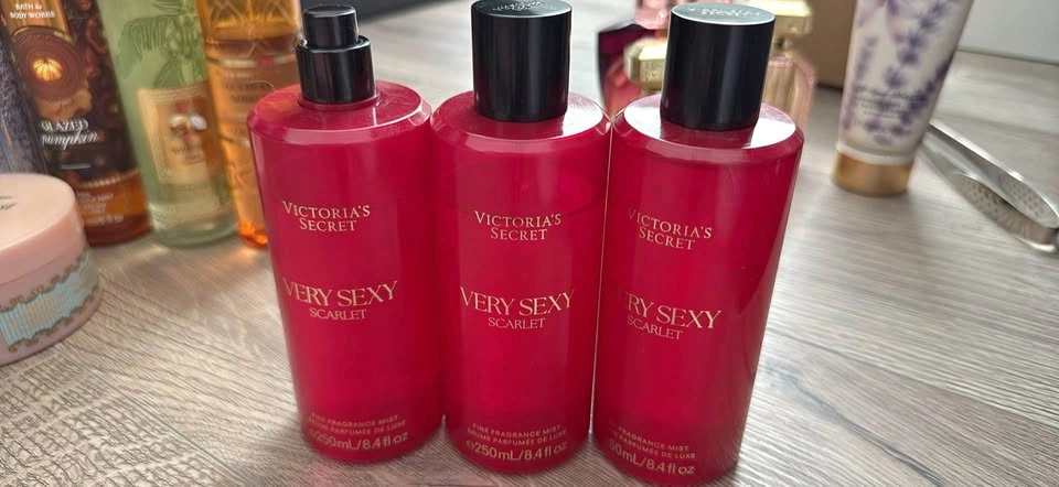 Victoria's Secret Very Sexy Scarlet Fine Fragrance Mist