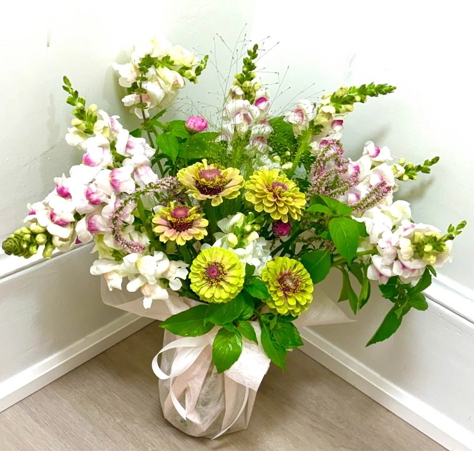 Fresh Flower Bouquet - photo 2
