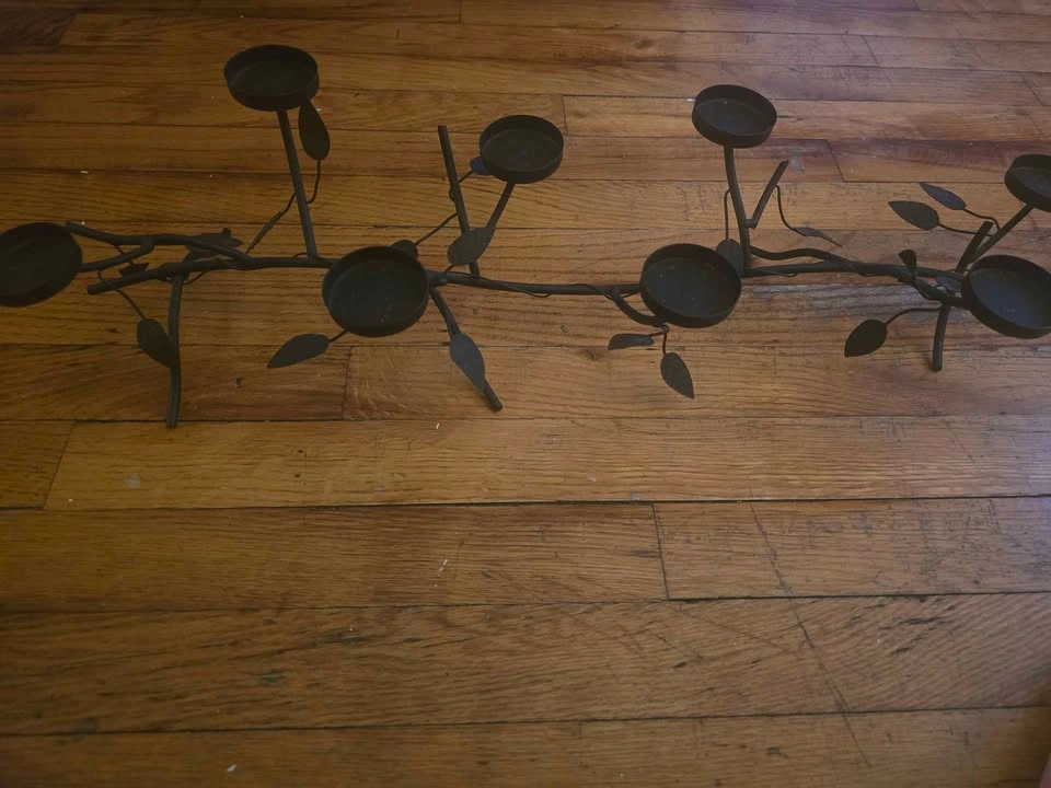 Wrought Iron Vine and Leaf Candle Holder - photo 2