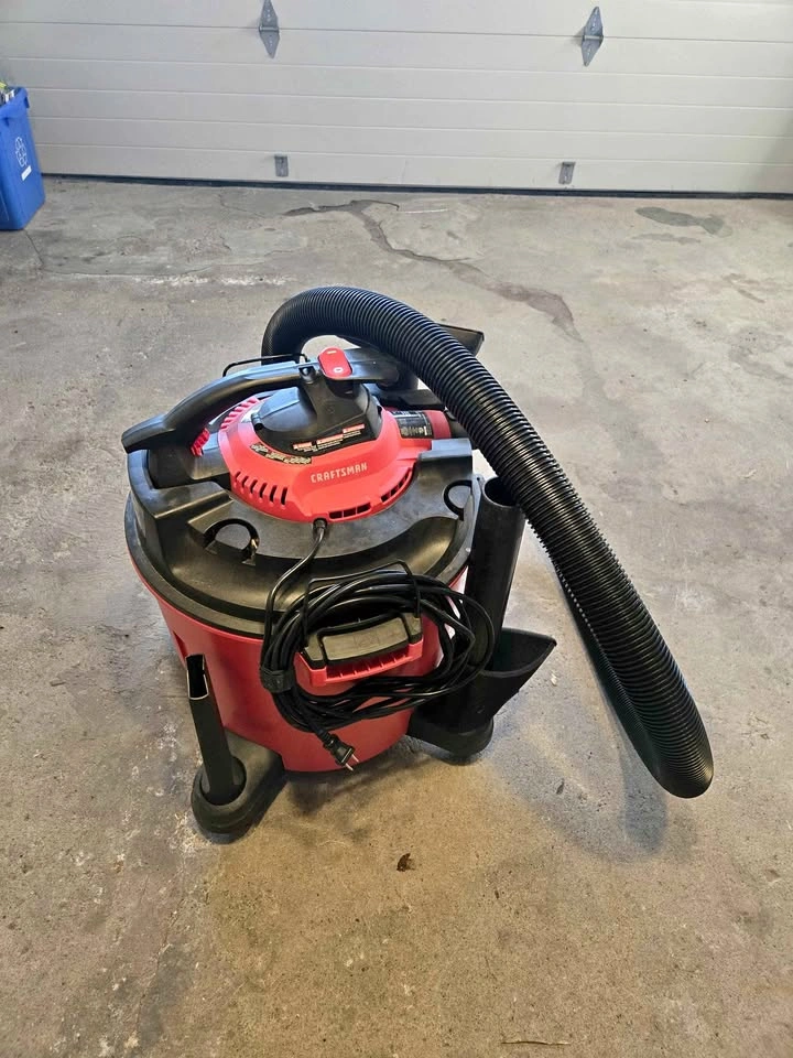 CRAFTSMAN 16-Gal 6.5 HP Wet/Dry Shop Vac - Like New!