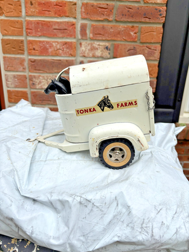 Vintage 1960's Tonka Farms Horse Trailer With 2 Horses Original - photo 4