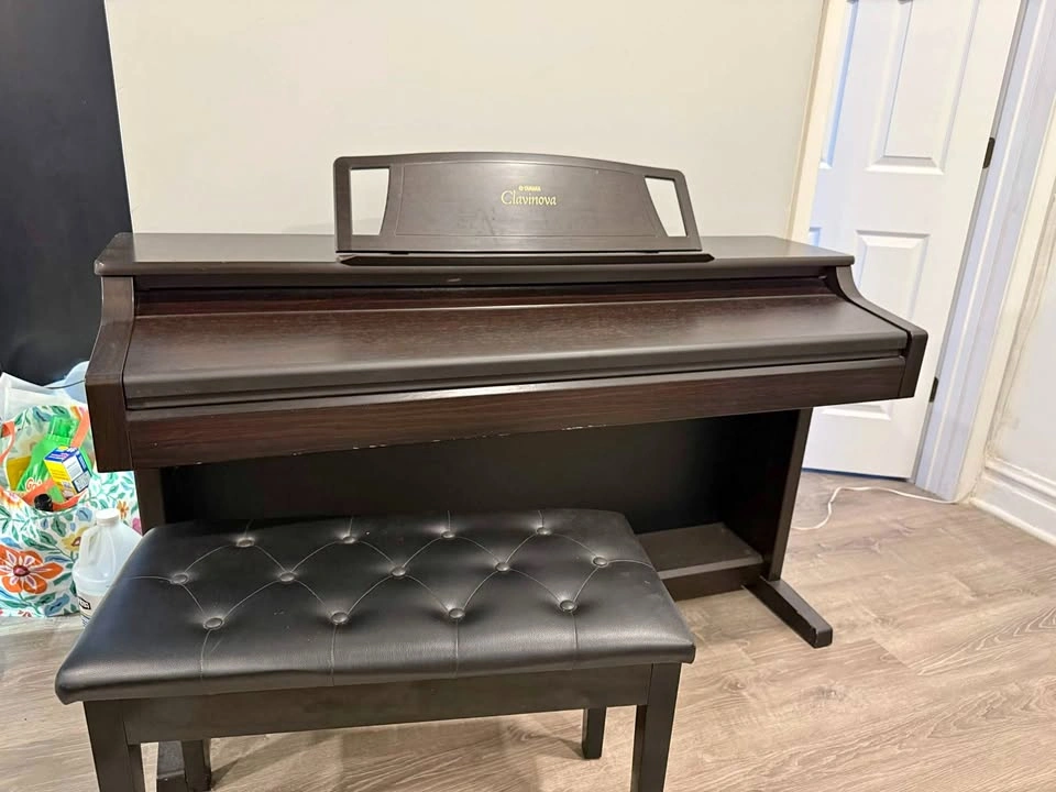 Yamaha Clavinova CLP-860 Digital Piano with Bench