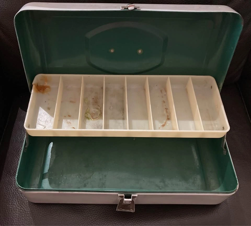 Metal Tackle Box & Lures - photo 3