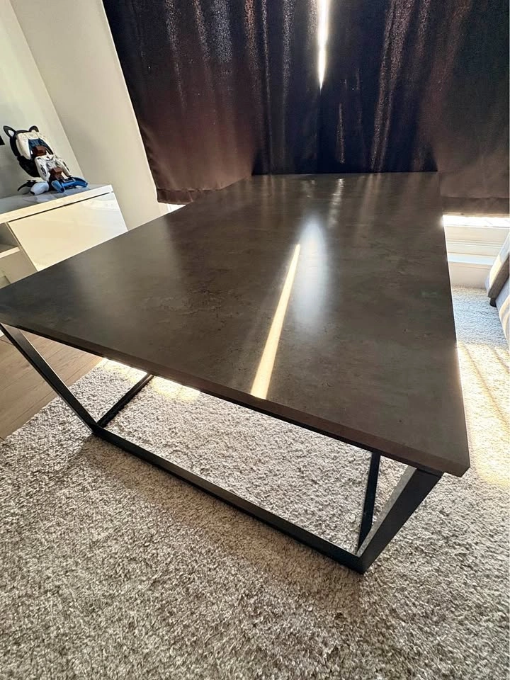 Coffee Table (115 x 75 cm)