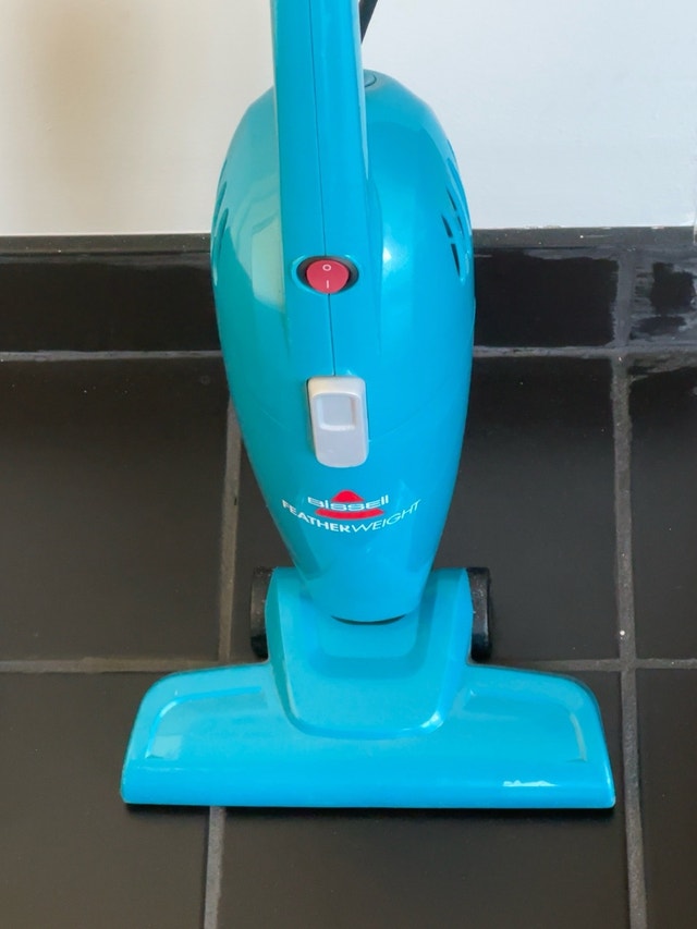 Bissell Featherweight 3-in-1 Stick Vacuum – Excellent Condition