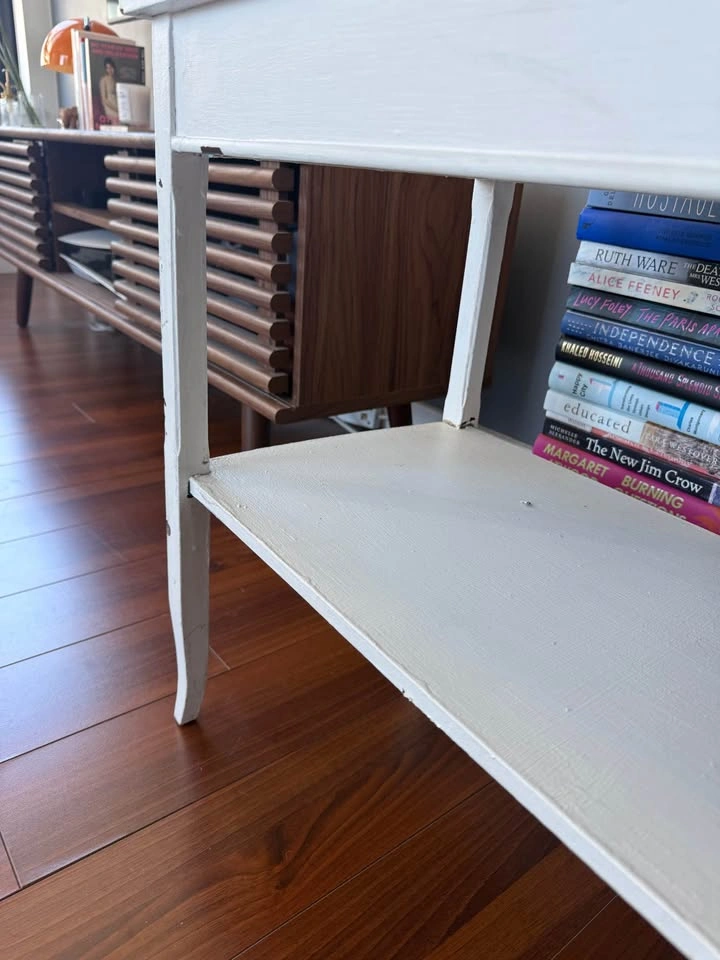 White nightstand/side table - photo 3