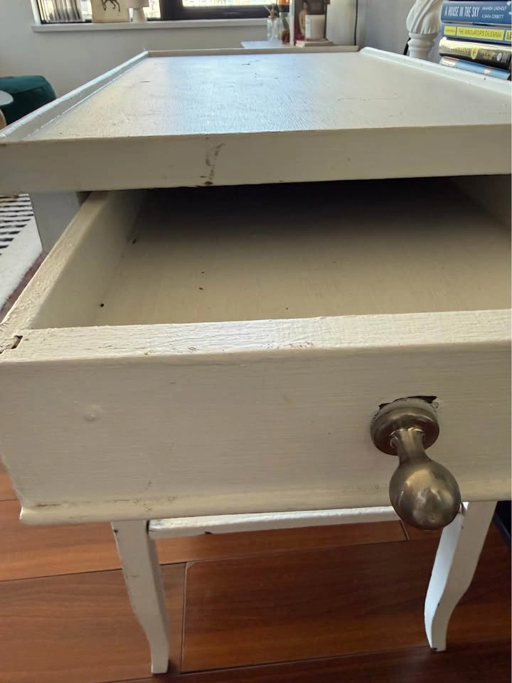 White nightstand/side table - photo 4