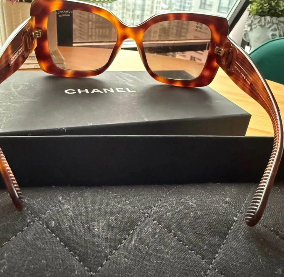 Chanel 5494-A Sunglasses – Tortoise Frame - photo 2