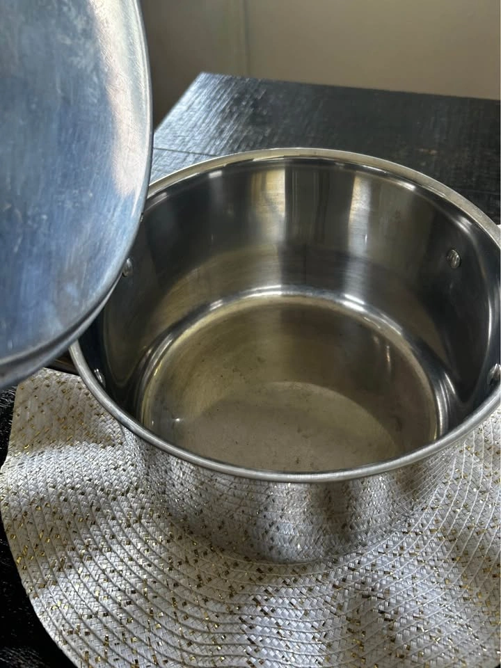 Stainless steel pot with lid - photo 2