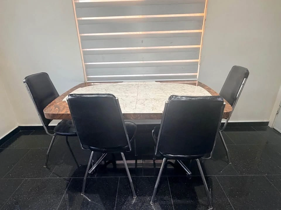 Dining table with 4 chairs - photo 2