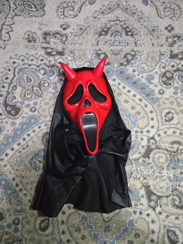 Dead by Daylight Red/Black Hooded Adjustable Plastic Mask - photo 2