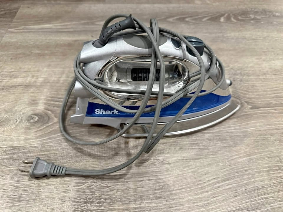 Shark Iron