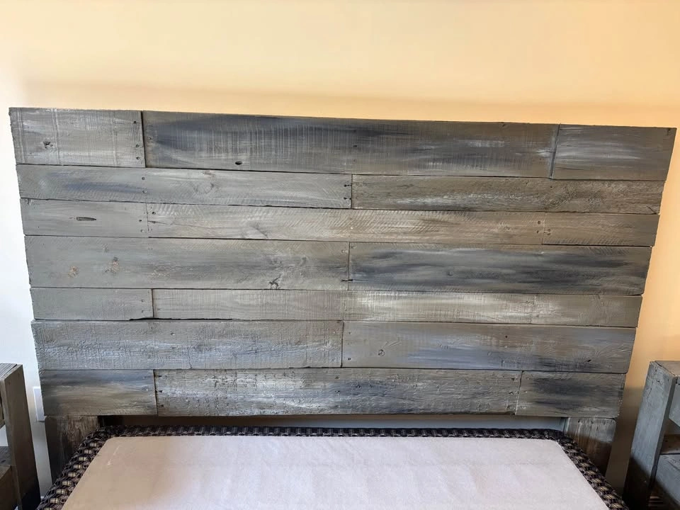 Handcrafted Bed Set - photo 2