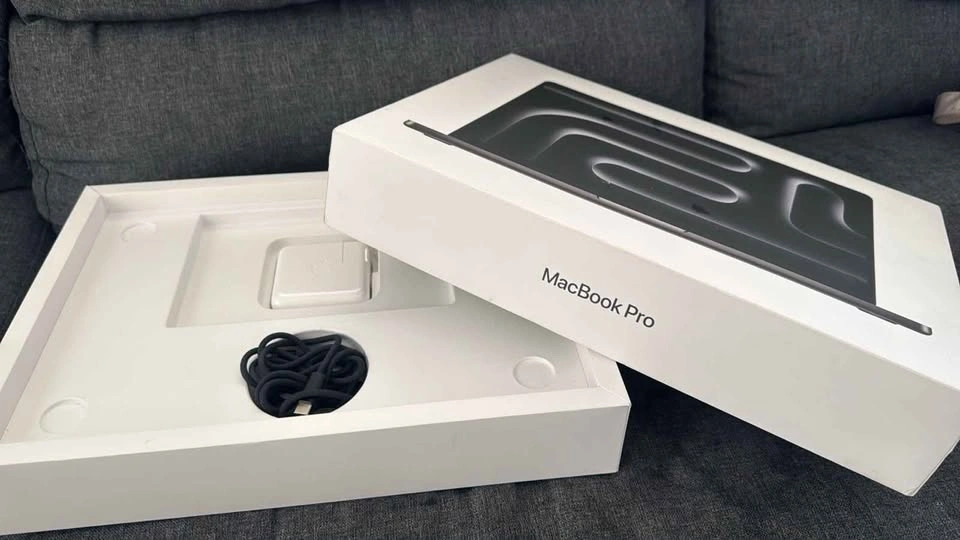 14" MacBook Pro M3 Pro (Late 2023) - photo 3