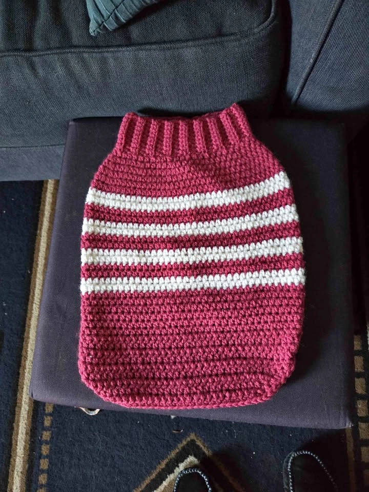 Dog sweater 20" circumference x 14" long