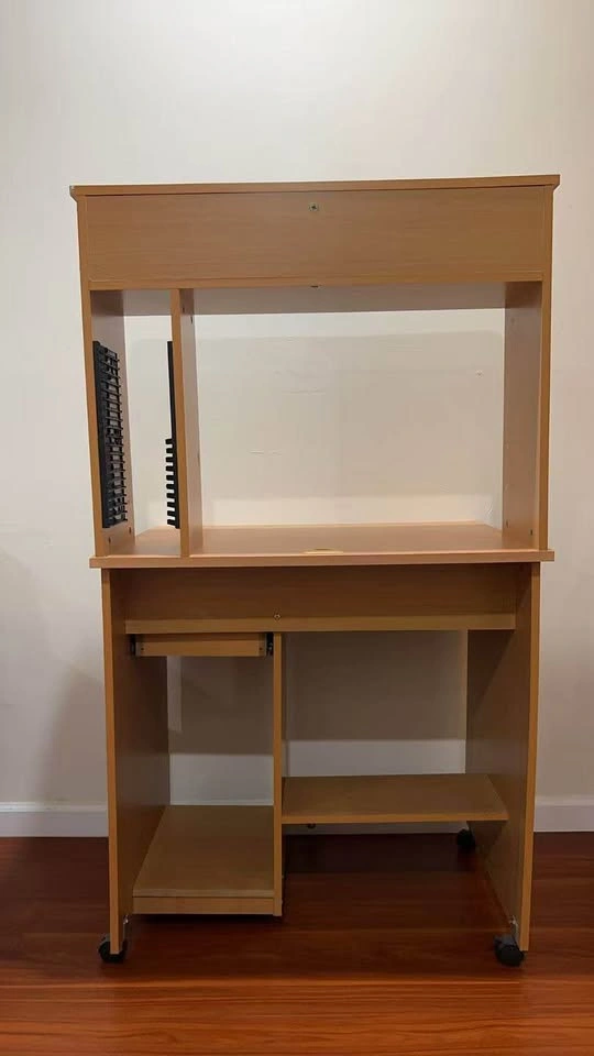 Wooden computer desk - photo 4