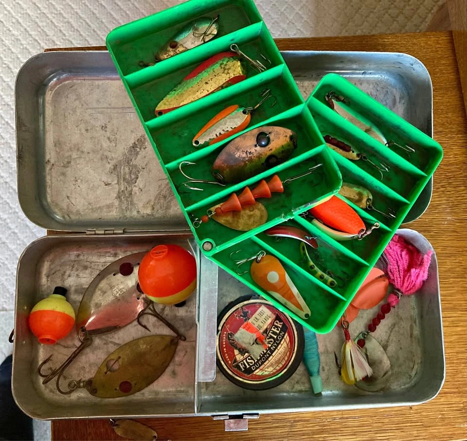 Vintage Metal Tackle Box & Lures