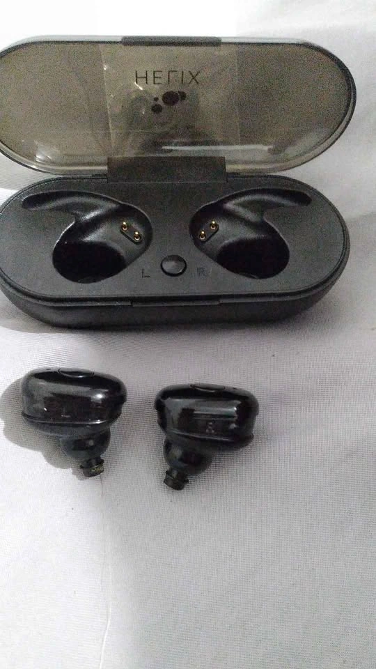 Helix Bluetooth earbuds - photo 2