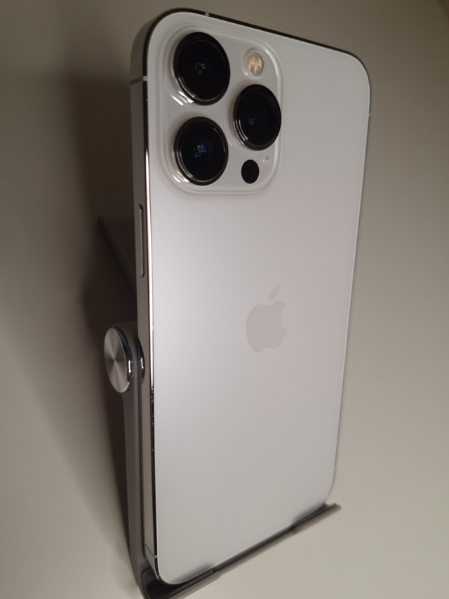 iPhone 13 Pro Max — 128GB, Silver (Excellent Condition) - photo 2