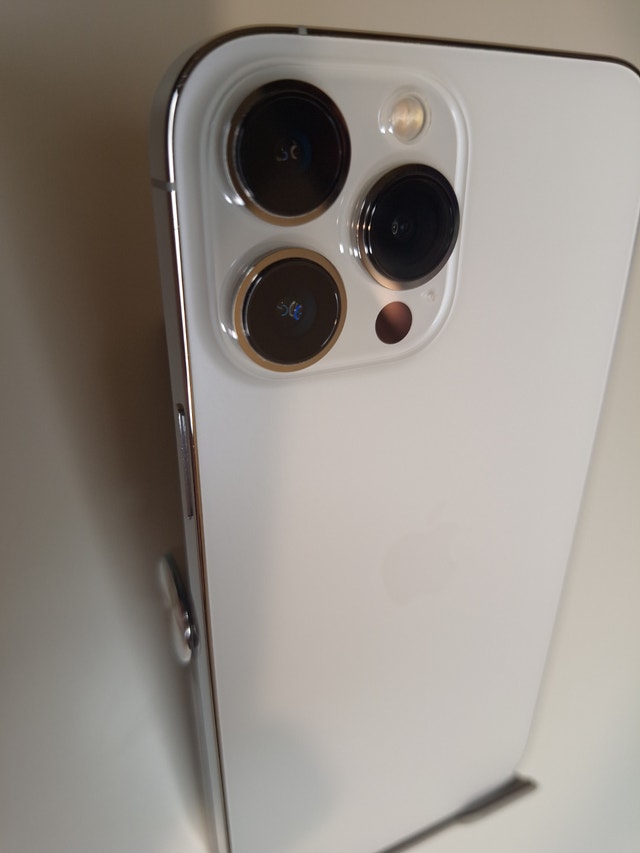 iPhone 13 Pro Max — 128GB, Silver (Excellent Condition) - photo 4