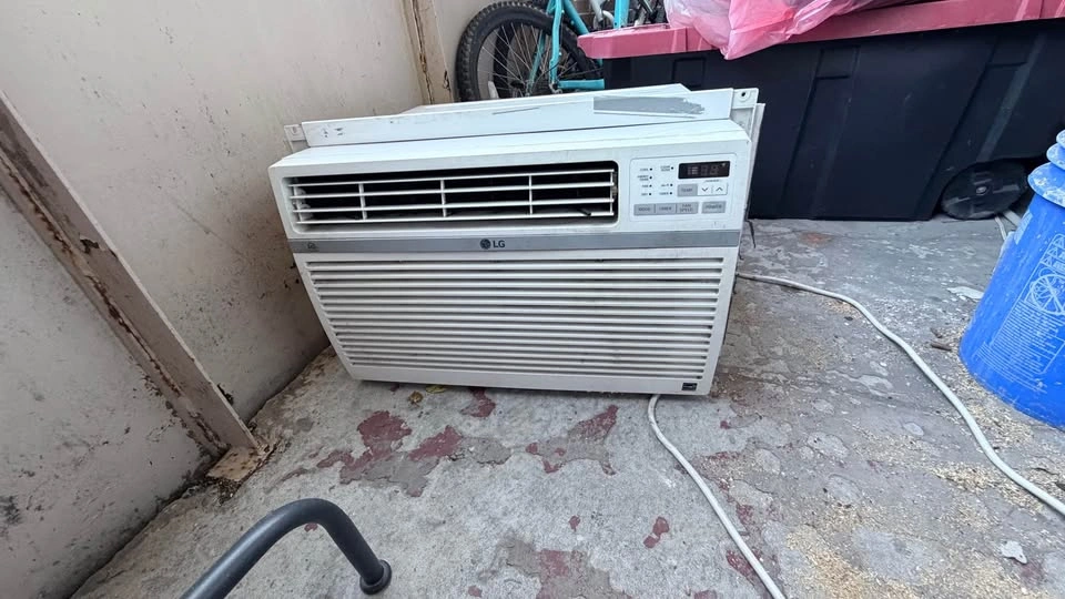 10000 BTU LG ac unit - photo 2