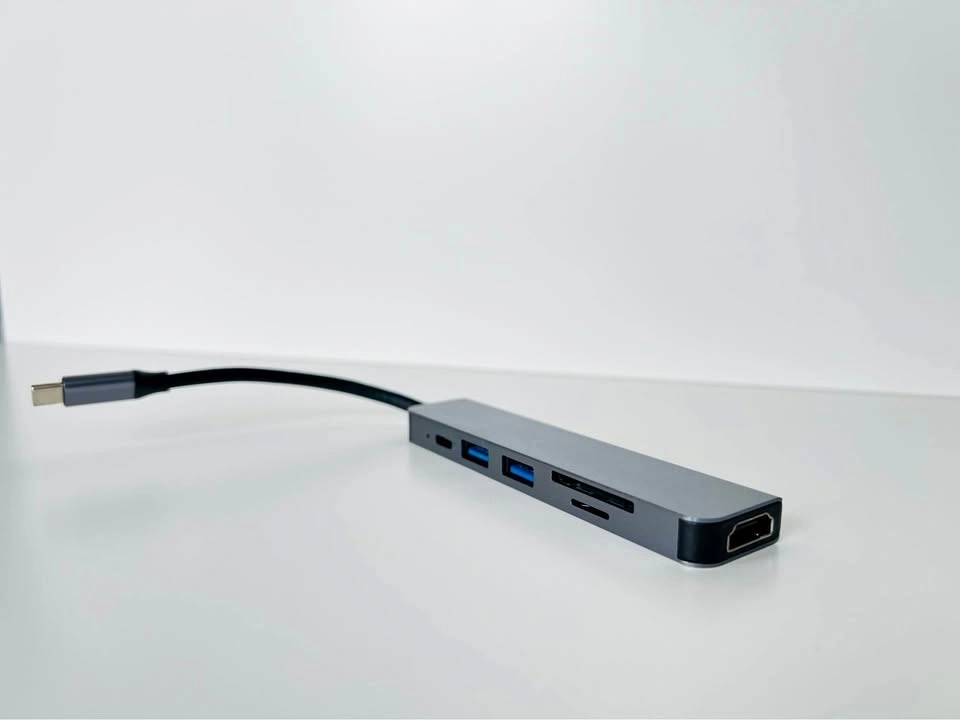 USB-C Hub 6in1 — HDMI 4K + USB + SD/TF + PD Charging