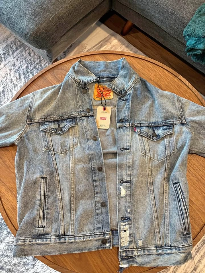 Levi’s® Relaxed Trucker Jacket, Distressed - Men’s Medium, Blue