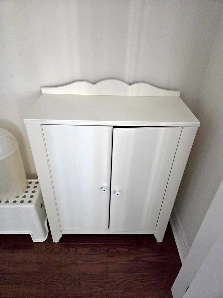 White cupboard