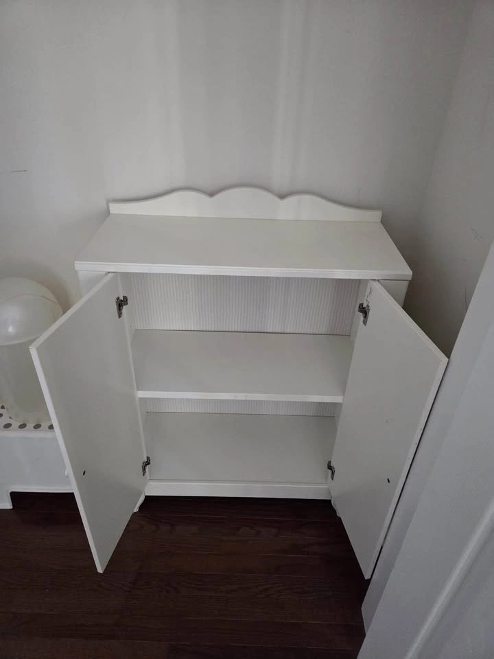 White cupboard - photo 2