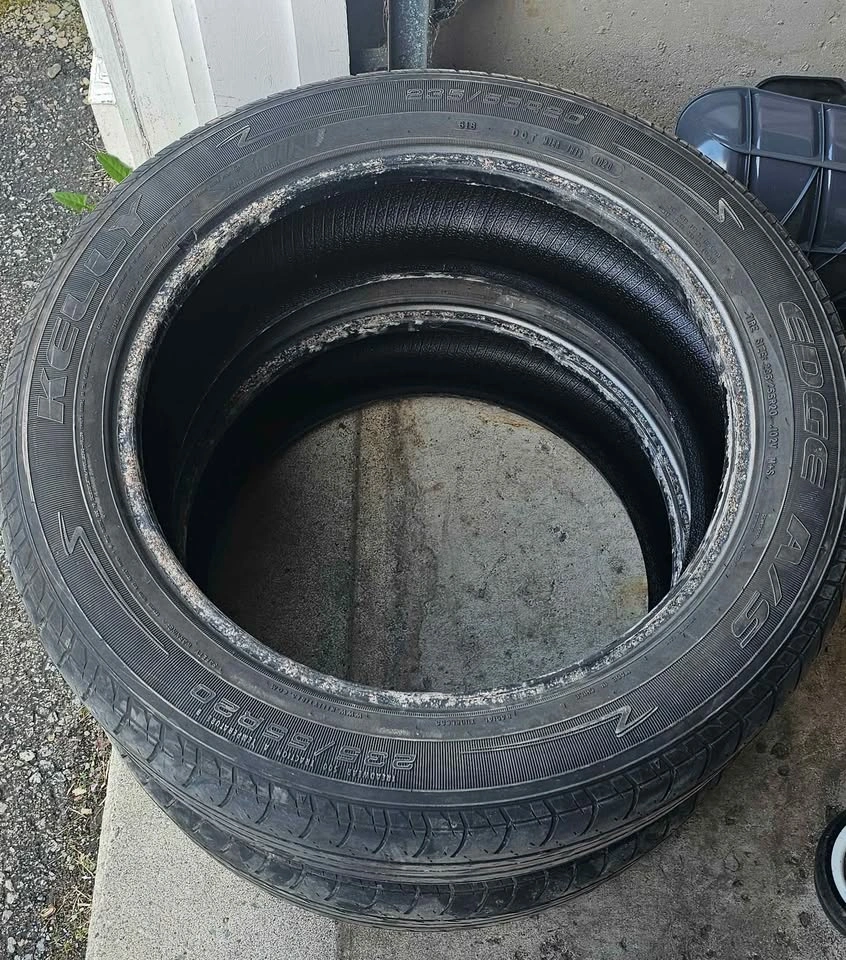 Used All-Season Tires - 235/55R20 - photo 4