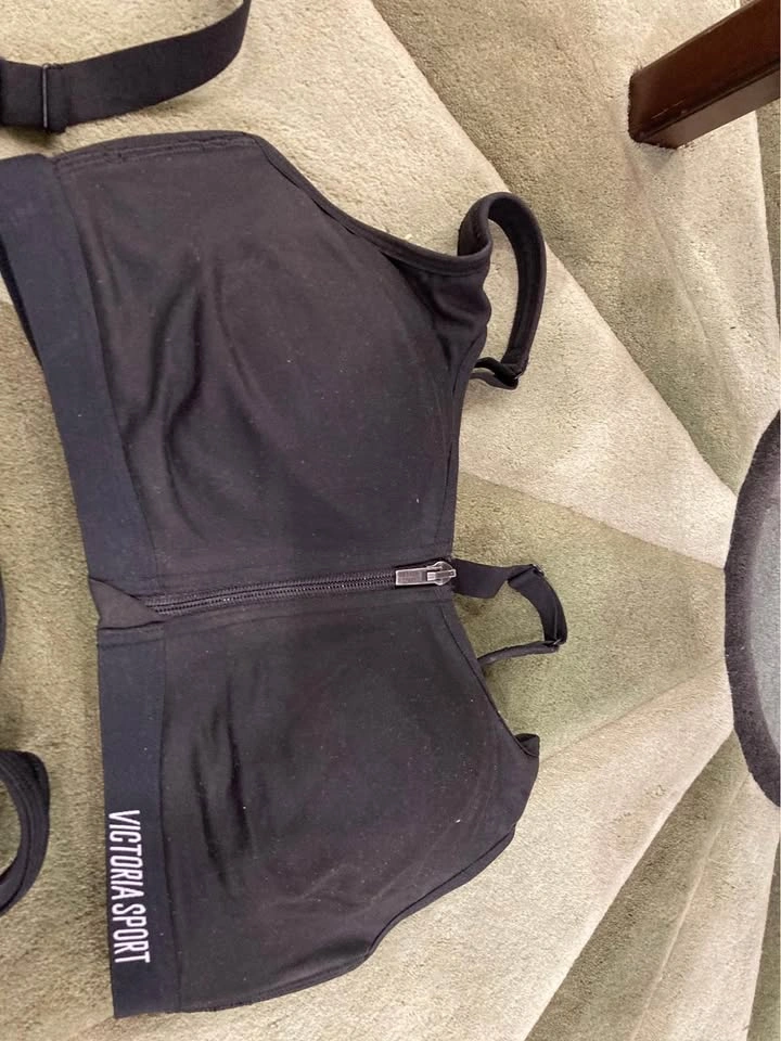 Victoria Secret Sports Bra 36C - photo 5