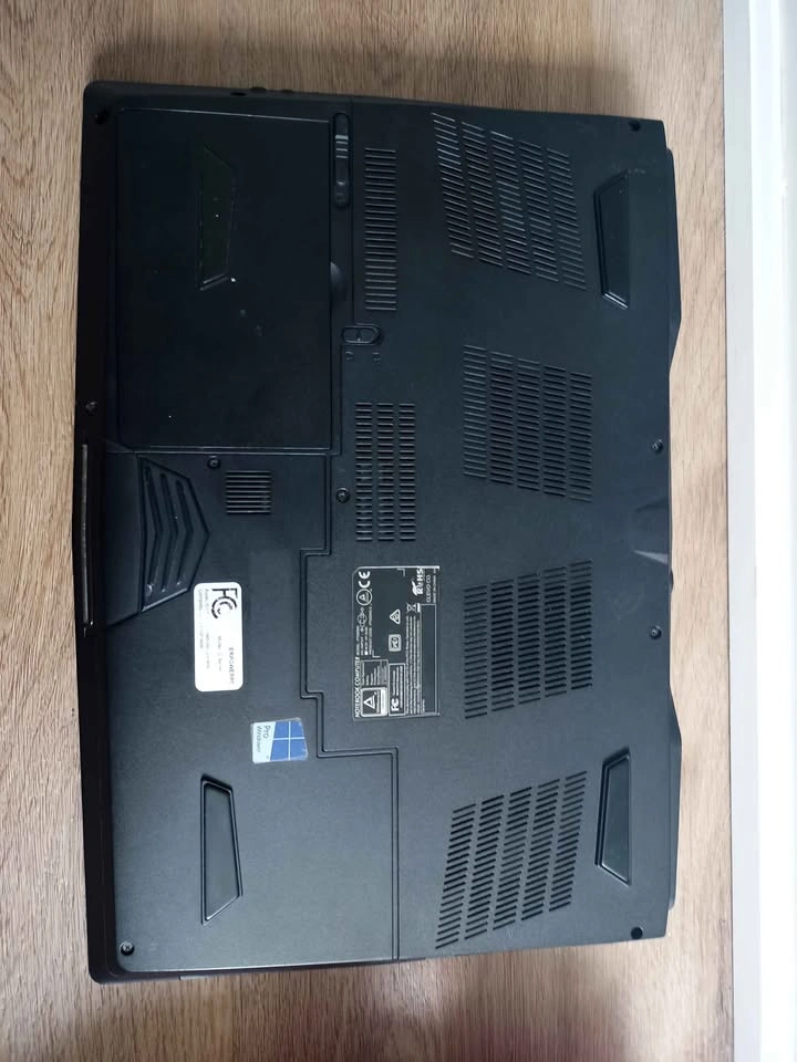 Clevo Gaming Laptop – RTX 2080 MXM – i5-9600KF – Upgradeable - photo 3