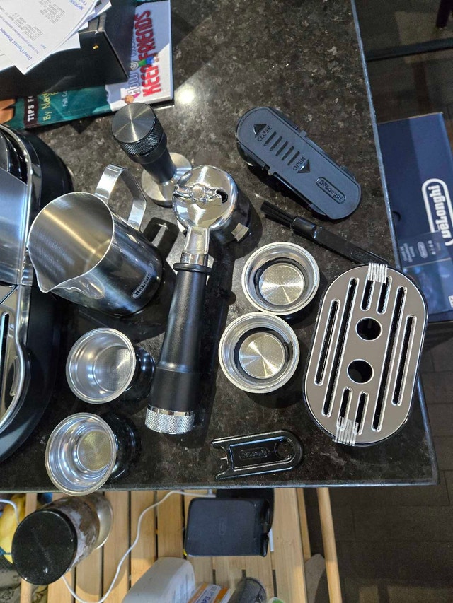 De’Longhi Dedica Maestro Plus EC950M Espresso – Like New + Warr - photo 2