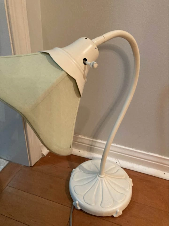 Vintage Gooseneck Desk Lamp with Floral Base - photo 3