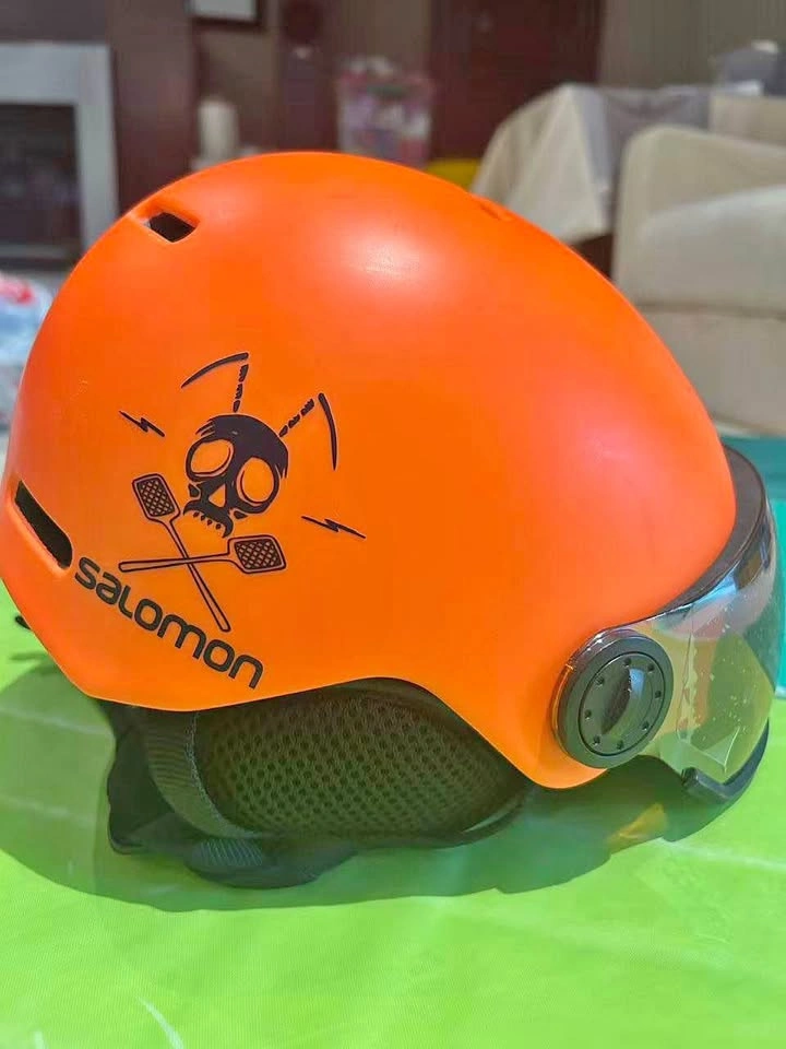 Ski and snowboarding helmet