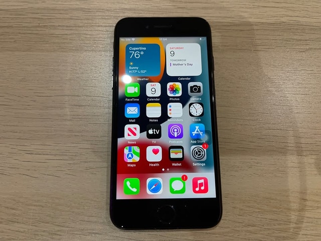 iPhone 7 - 85% battery, Bad home button