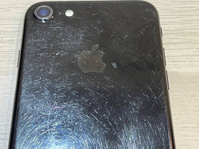 iPhone 7 - 85% battery, Bad home button - photo 3