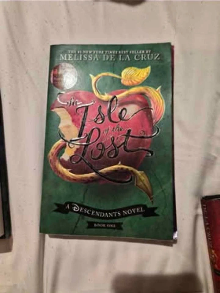 Isle Of The Lost & Return to The Isle of the Lost Books - photo 2