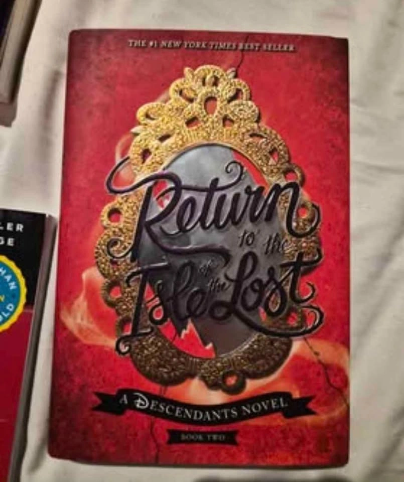 Isle Of The Lost & Return to The Isle of the Lost Books - photo 3