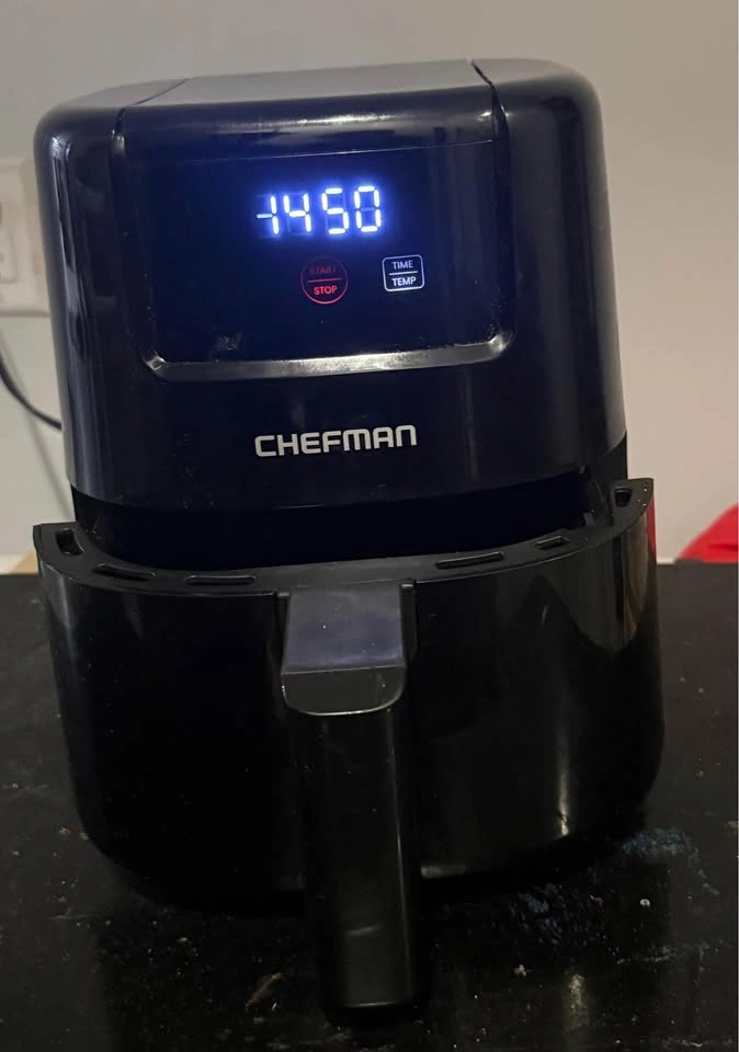 Chefman Compact Digital Air Fryer (2-Quart) - photo 2