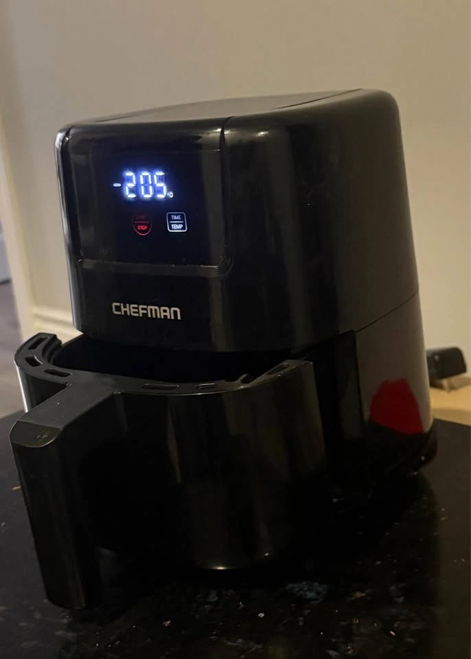 Chefman Compact Digital Air Fryer (2-Quart) - photo 3
