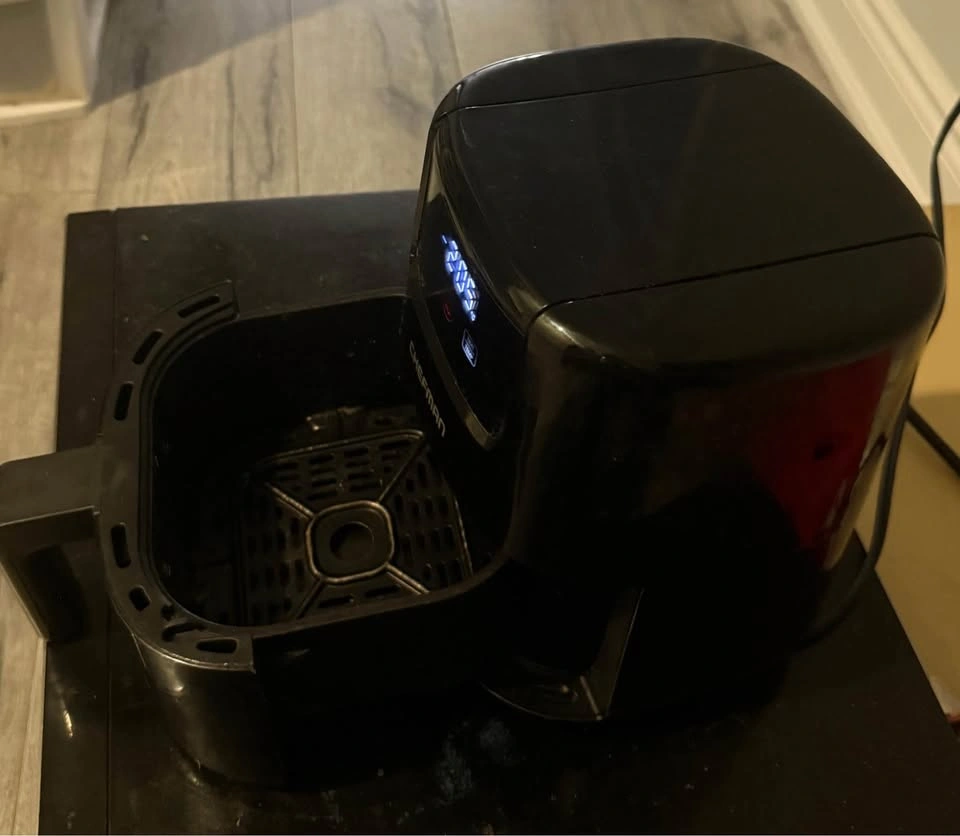 Chefman Compact Digital Air Fryer (2-Quart) - photo 4